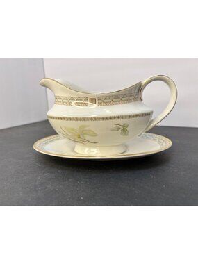 Royal Doulton Bone China White Nile Gravy Boat & Underplate 1978 TC1122 England
